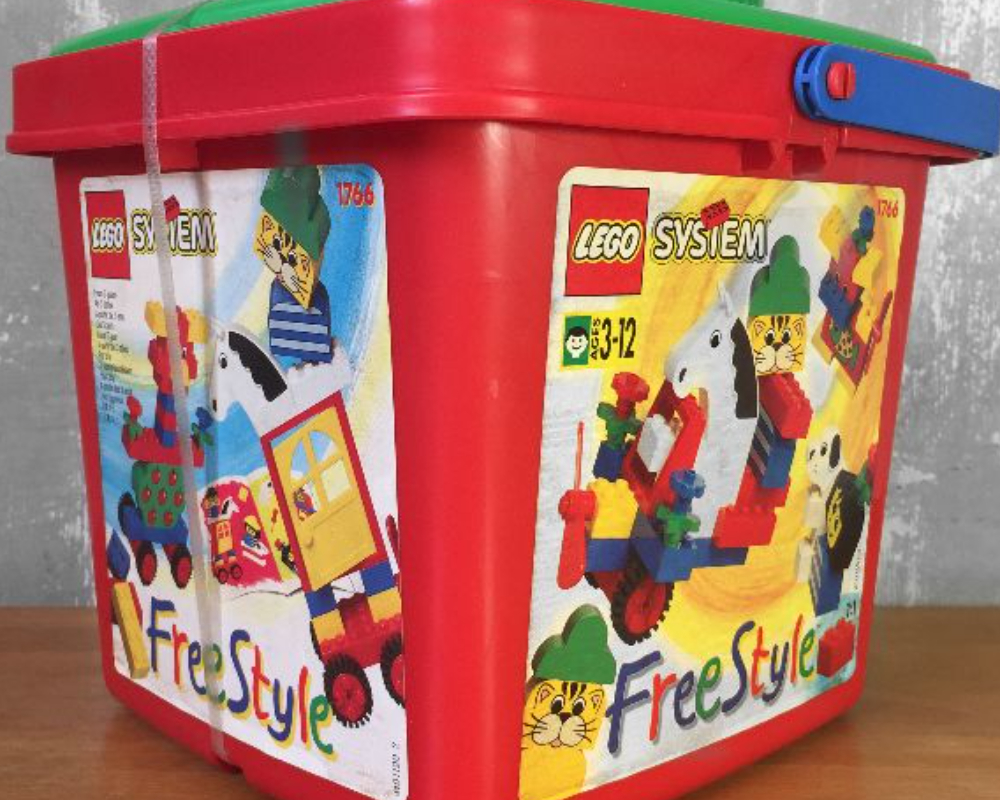LEGO Small Freestyle Bucket (1766)