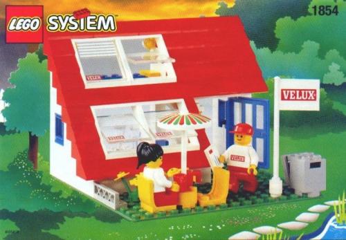 LEGO House with Roof-Windows (1854)