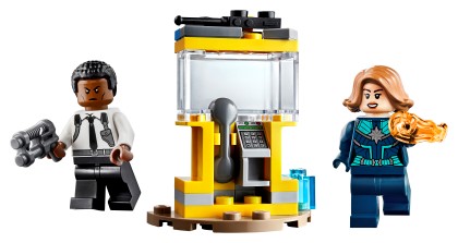 LEGO Captain Marvel and Nick Fury (30453)