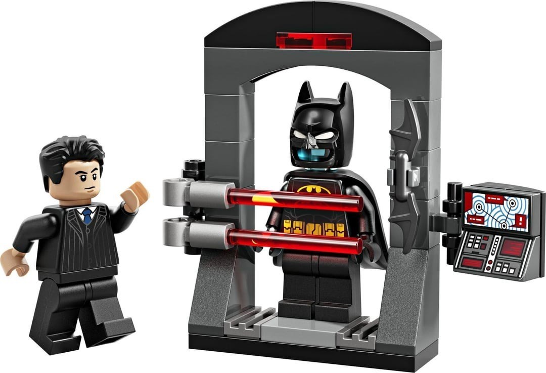 LEGO Batman: Bruce Wayne and the Batsuit (30726)