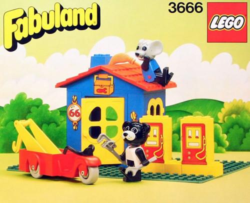 LEGO Petrol Station (3666)