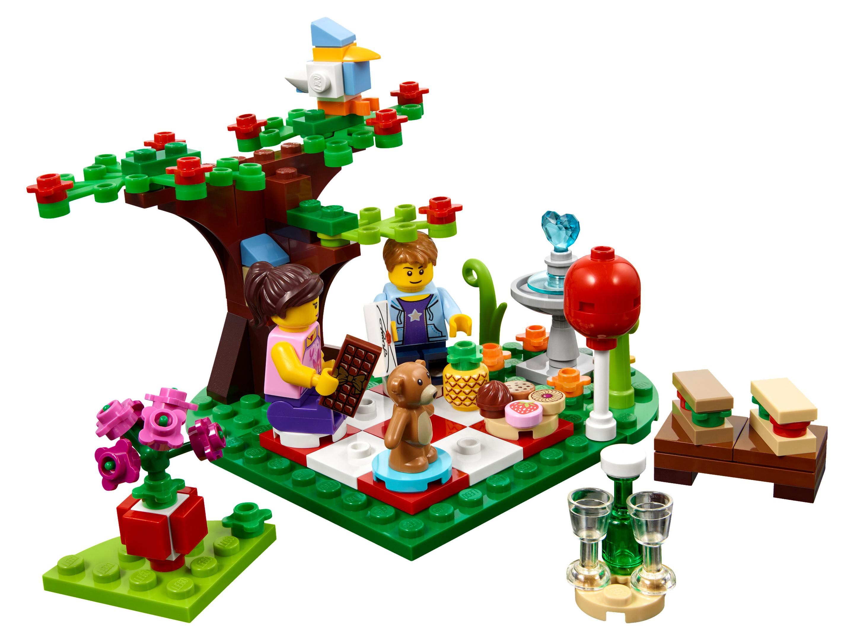 LEGO Picnic romántico de San Valentín (40236)