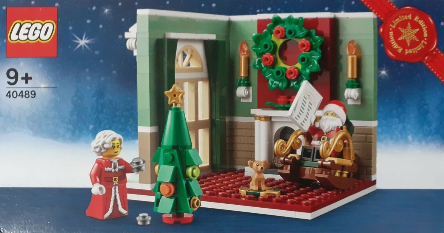LEGO Mr. and Mrs. Claus' Living Room (40489)