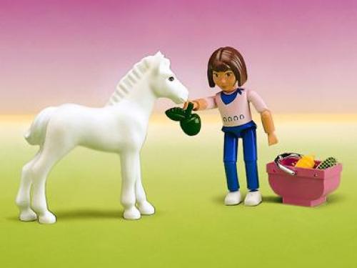 LEGO Jennifer and Foal (5822)