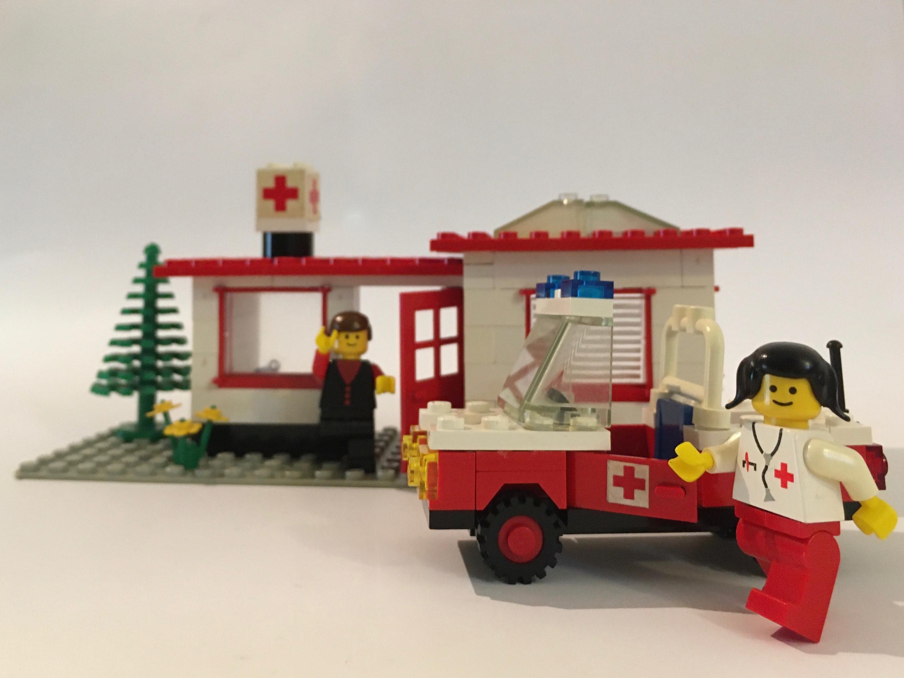 LEGO Paramedic Unit (6364)