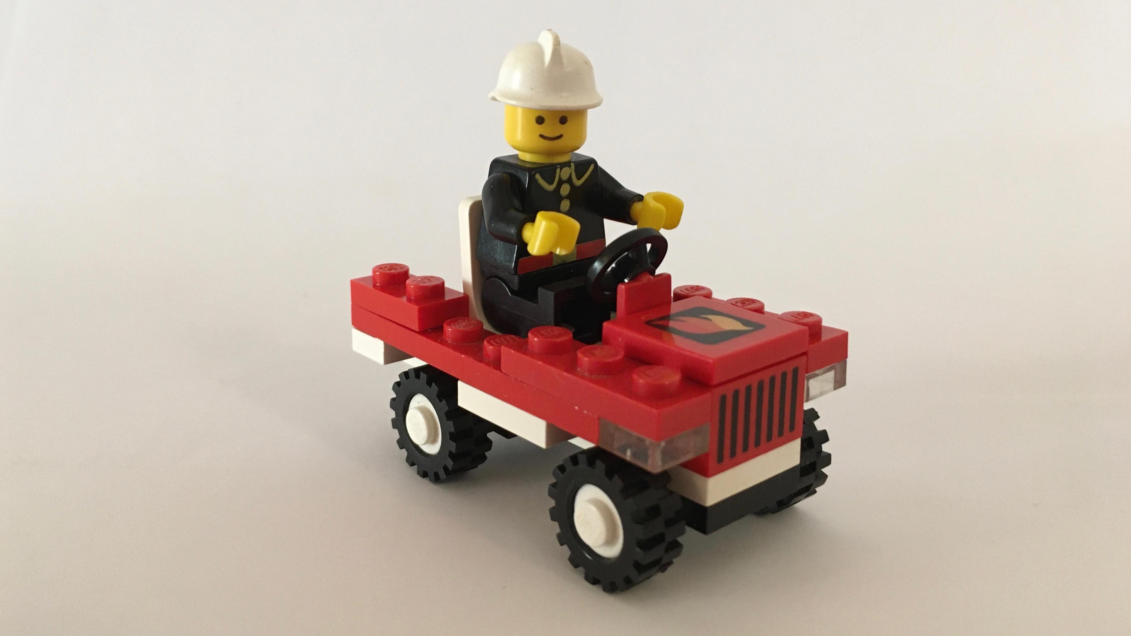 LEGO Fire Chief's Car (6612)