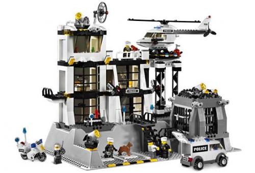 LEGO Police Station [No Lighted Figure] (7237-2)