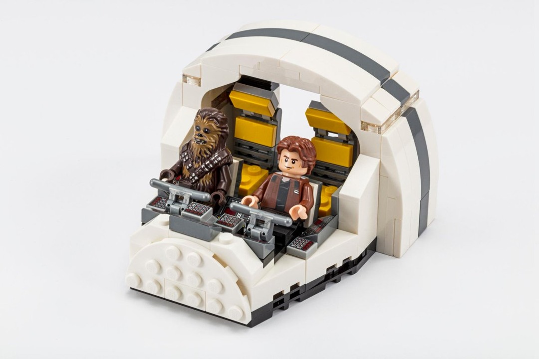 LEGO Millennium Falcon Cockpit (75512)