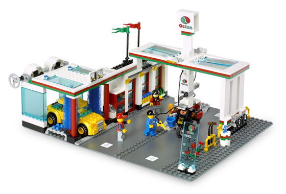 LEGO Service Station (7993)