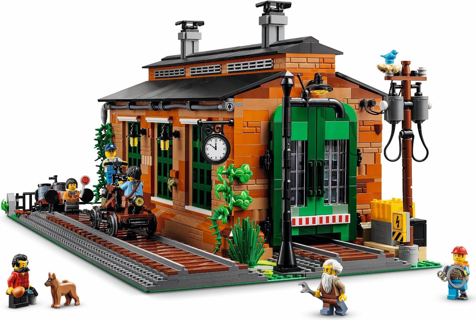 LEGO Old Train Engine Shed (910033)