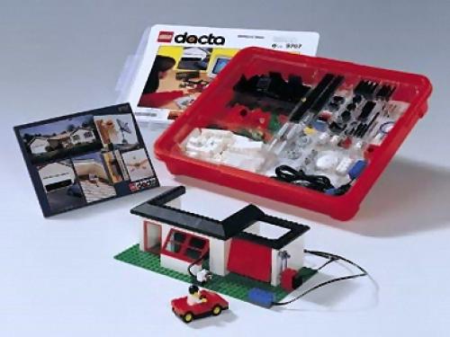 LEGO Intelligent House Building Set (9707)