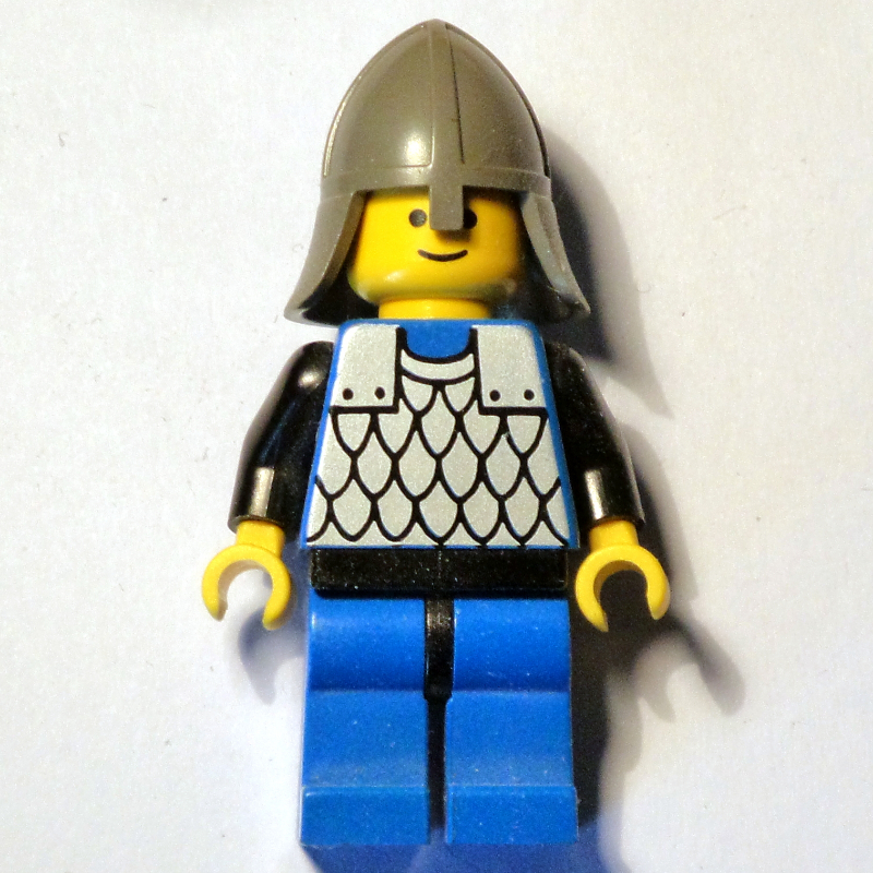 LEGO Knight (Scale Mail on Blue) - Black Arms, Blue Legs, Dark Gray Neck-Protector (fig-000390)