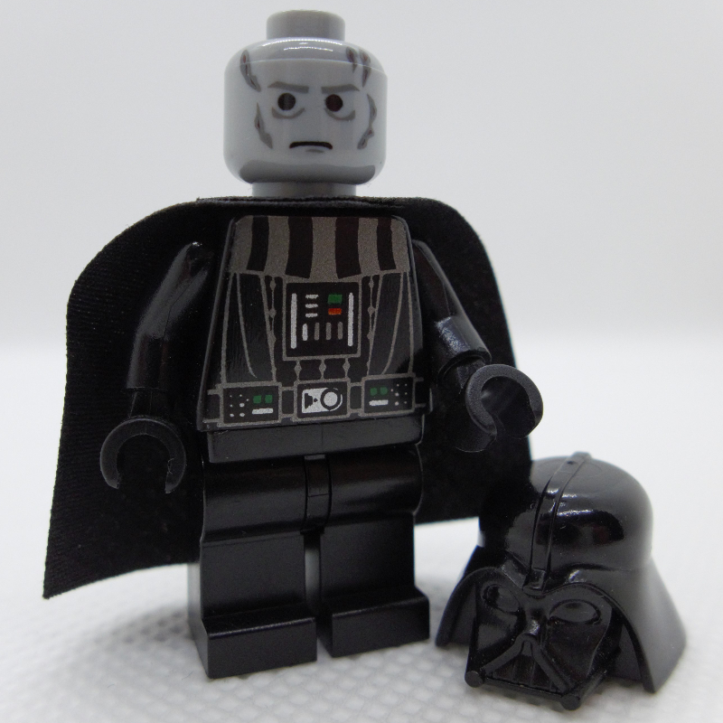 LEGO Darth Vader, Light Bluish Gray Skin, Scarred Right Cheek, Eyebrows (fig-000516)