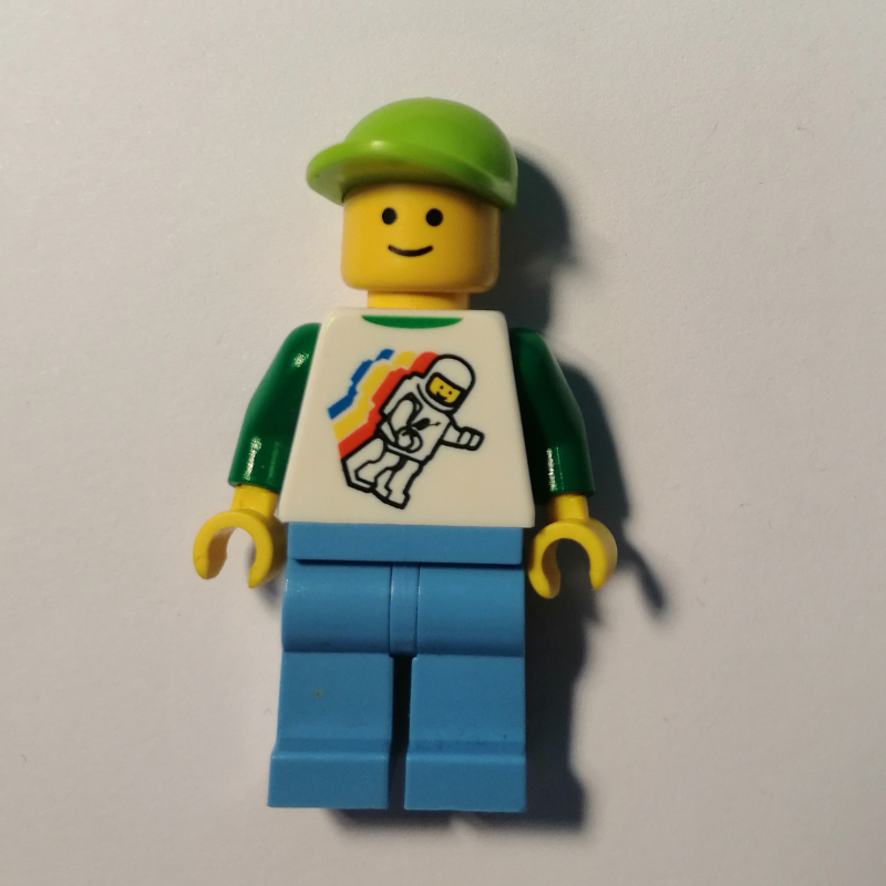 LEGO Man, Floating Classic Spaceman on Shirt, Medium Azure Legs, Lime Cap (fig-001578)