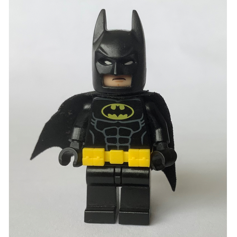 LEGO Batman, Black Suit, Black Cape and Cowl, Utility Belt (3626cpr9998 Head) (fig-001804)