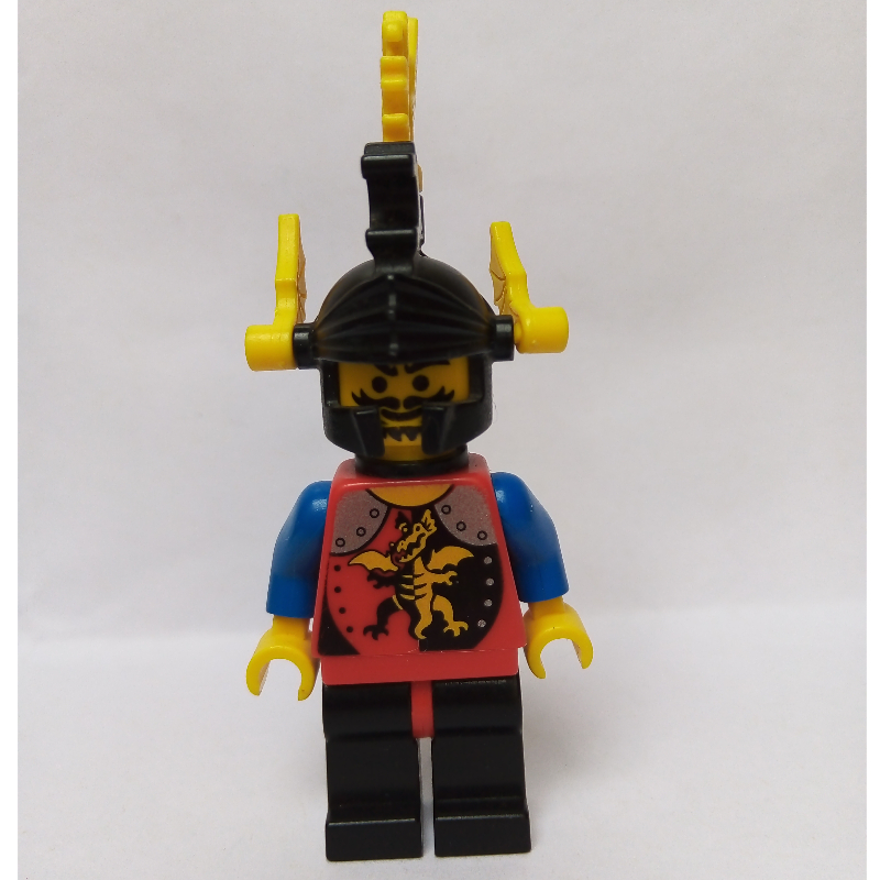 LEGO Knight (Dragon Knights) - Black Legs, Yellow Plumes, Plastic Cape (fig-002334)