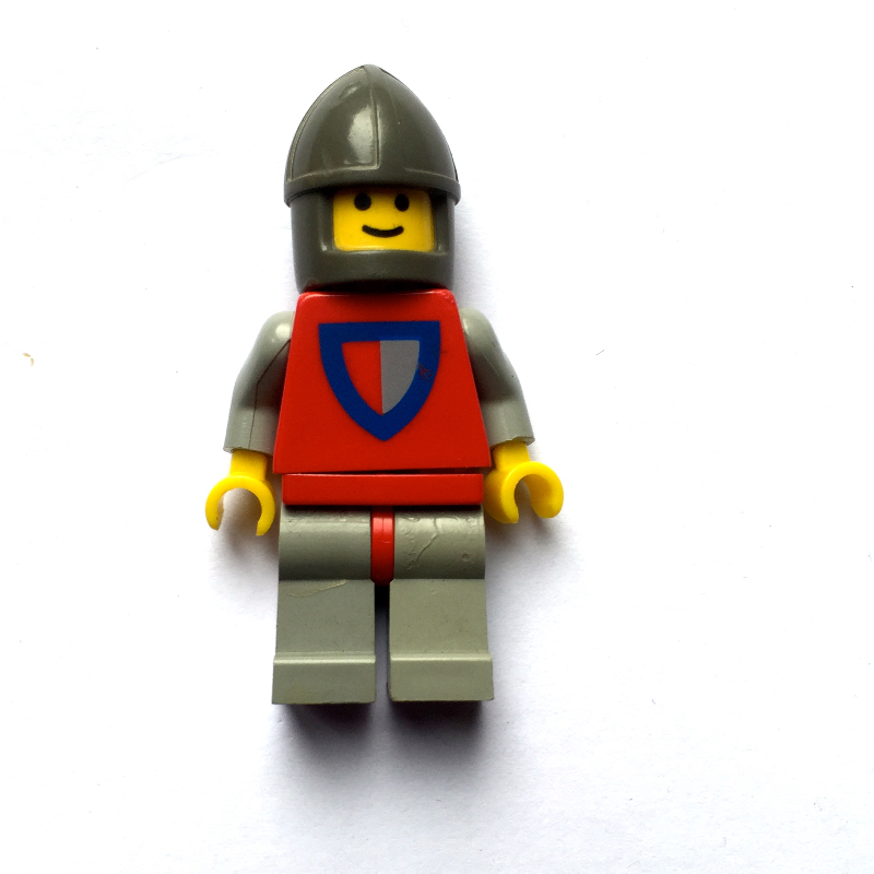LEGO Knight (Halved Shield) - Light Gray Legs, Chin-Guard (fig-002481)