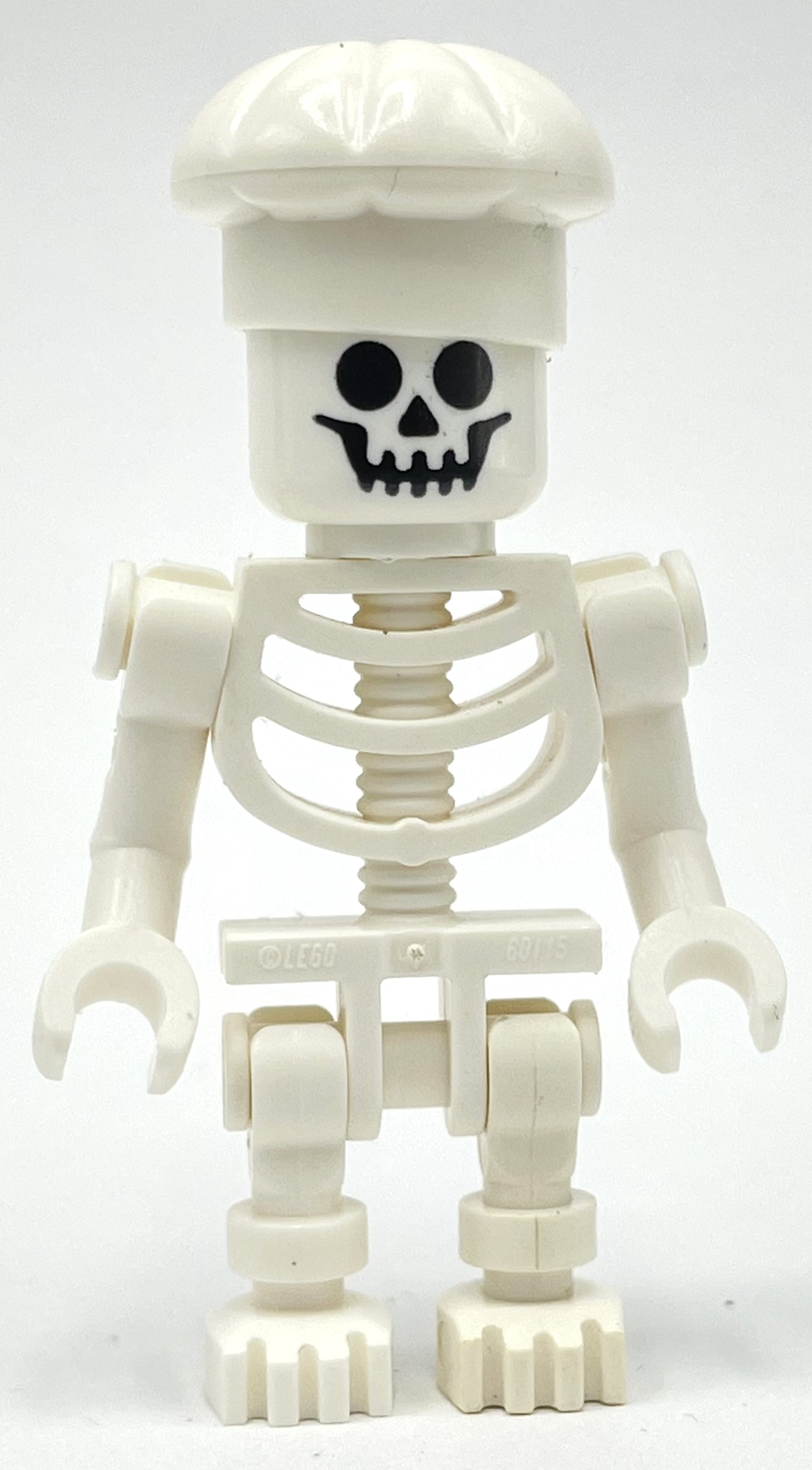 LEGO Skeleton, Standard Face, Chef Hat (fig-002660)