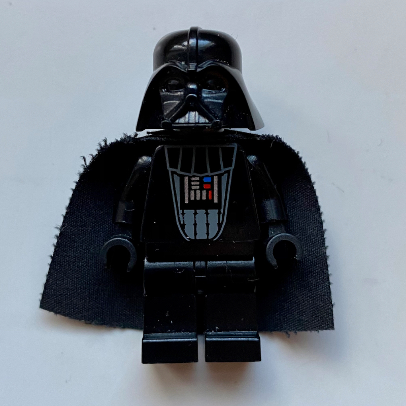 LEGO Darth Vader, Light Bluish Gray Skin, No Scars on Right Cheek (3626b Head) (fig-003662)