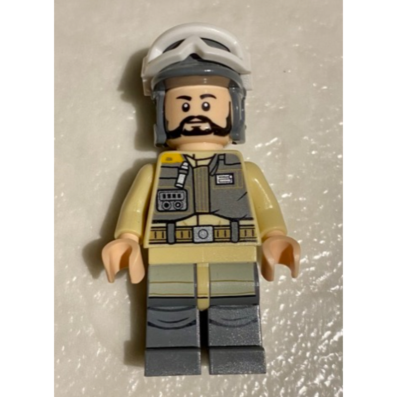 LEGO Private Kappehl / Rebel Trooper with Black Beard and White Snow Goggles (fig-004530)