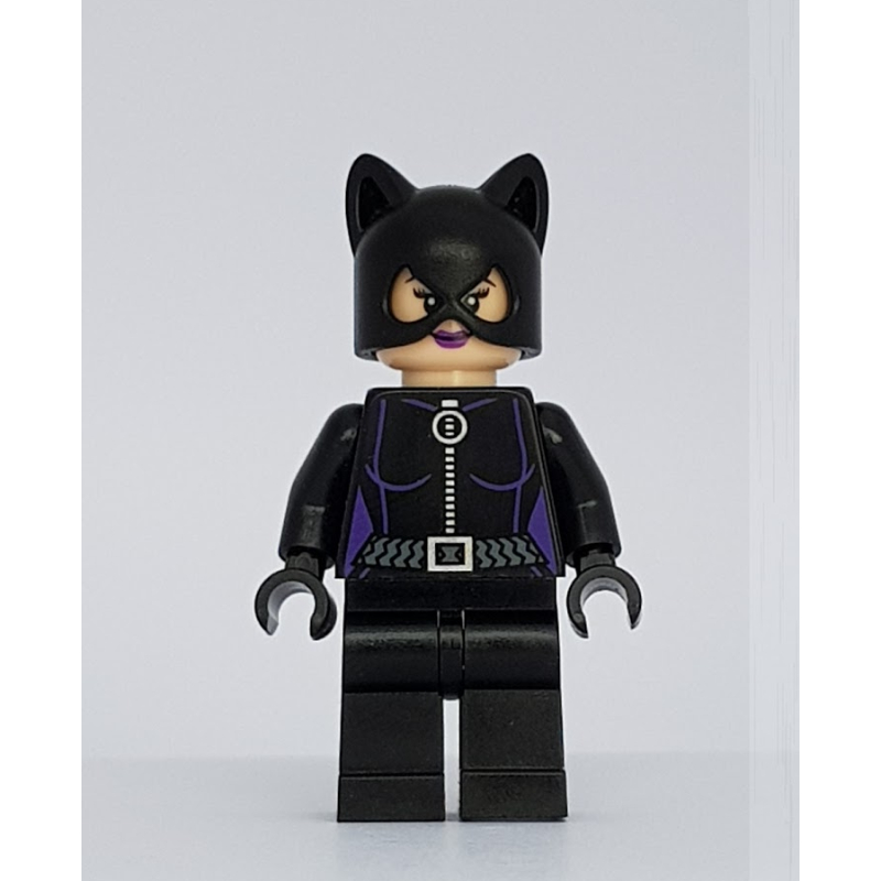 LEGO Catwoman with Purple Lips (fig-004588)