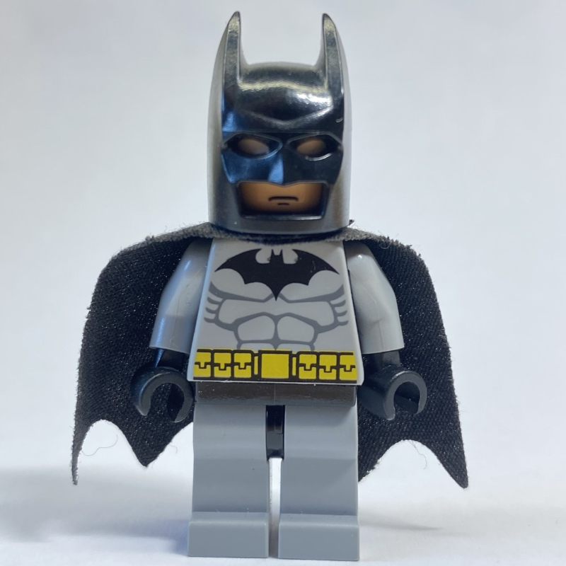 LEGO Batman, Light Bluish Gray Suit, Black Cape and Cowl, Light Nougat Head (fig-004976)