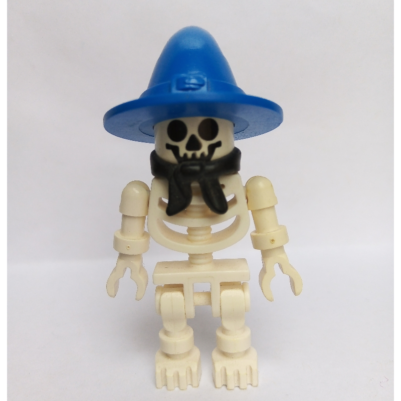 LEGO Skeleton, Standard Face, Wizard Hat, Black Bandana (fig-005144)