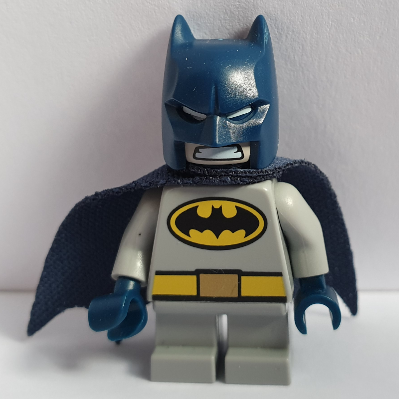 LEGO Batman, Light Bluish Gray Suit, Dark Blue Cape and Cowl, Short Legs (fig-005366)