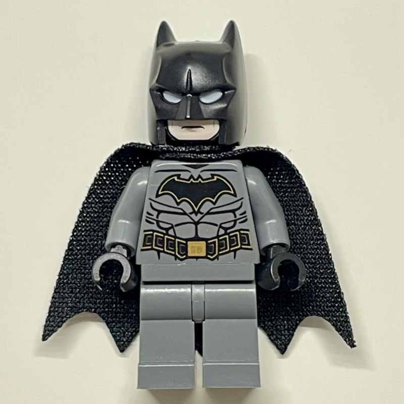LEGO Batman, Dark Bluish Gray Suit, Black Cape and Cowl, Black Head, Dark Bluish Gray Legs, Gold Trim Batman Logo (39444 Cape) (fig-005477)