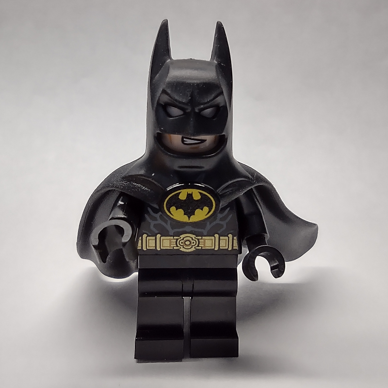 LEGO Batman, Black Suit, Black Cape and Cowl (Rubber), White Headband (fig-005594)