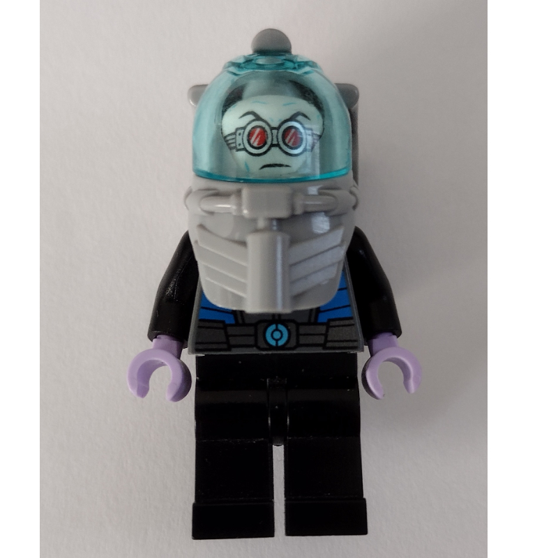 LEGO Mr. Freeze in Diver Helmet with Black Legs (fig-005963)
