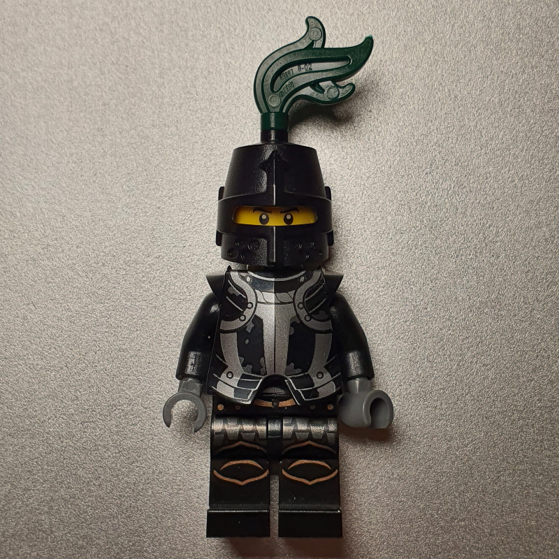 LEGO Falcon Knight, Armor, Helmet with Dark Green Plume (fig-010073)