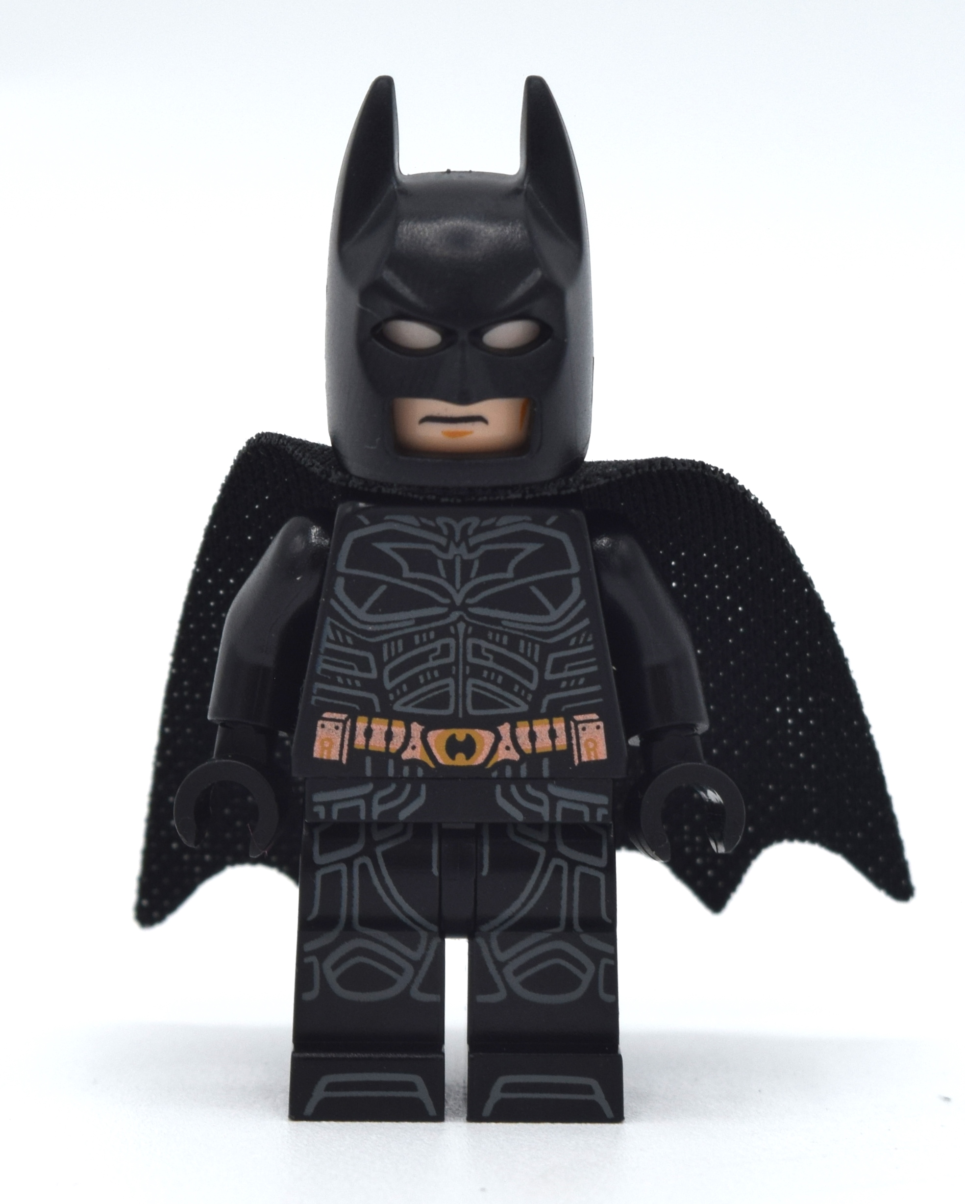 LEGO Batman, Black Suit, Black Cape and Cowl, Copper Utility Belt, Printed Legs (Dark Knight Trilogy) (fig-011788)