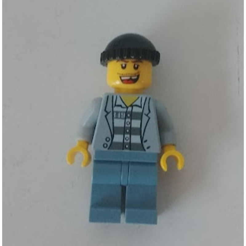 LEGO Criminal, Open Light Bluish Gray Jacket over Prison Shirt, Sand Blue Legs, Black Hat, Missing Tooth (fig-014345)