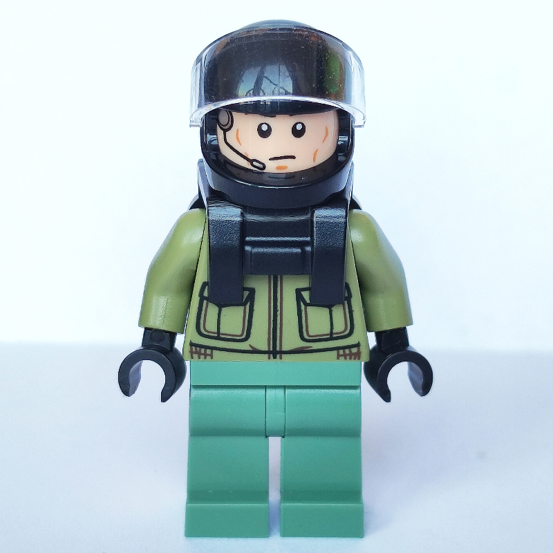 LEGO Wildlife Guard - Neck Bracket, Helmet (fig-014370)