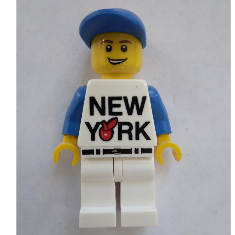LEGO New York, White Torso, White Legs, Blue Cap (fig-014397)