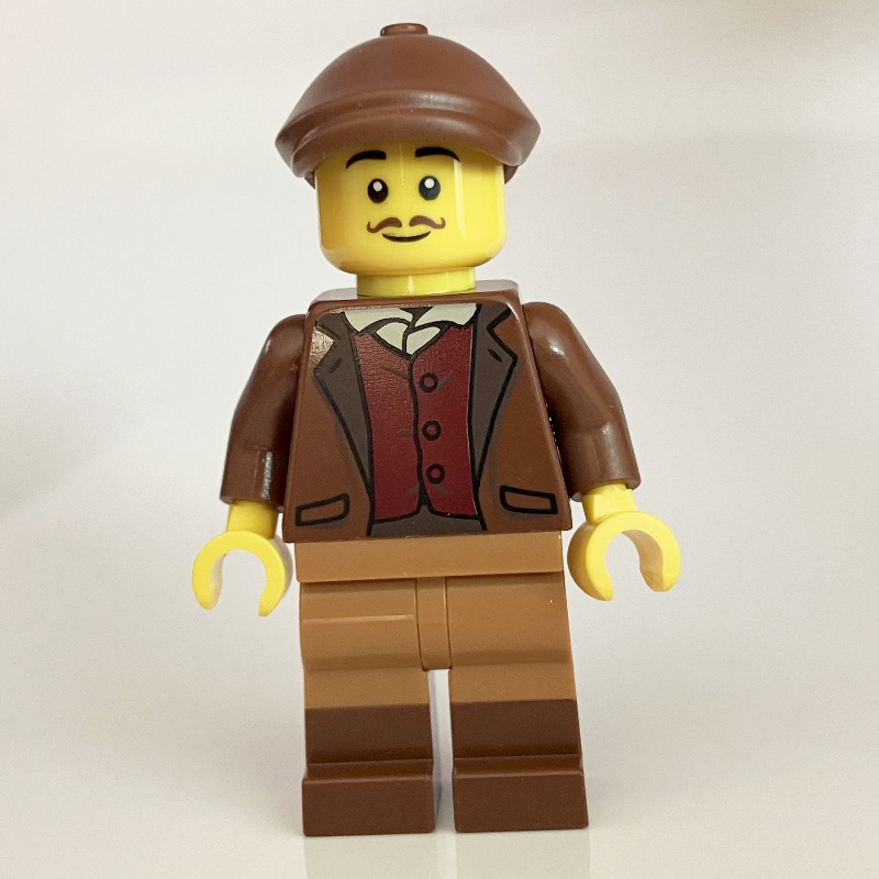 LEGO Camera Man, Reddish Brown Torso, Medium Nougat Legs, Reddish Brown Cap (fig-014482)
