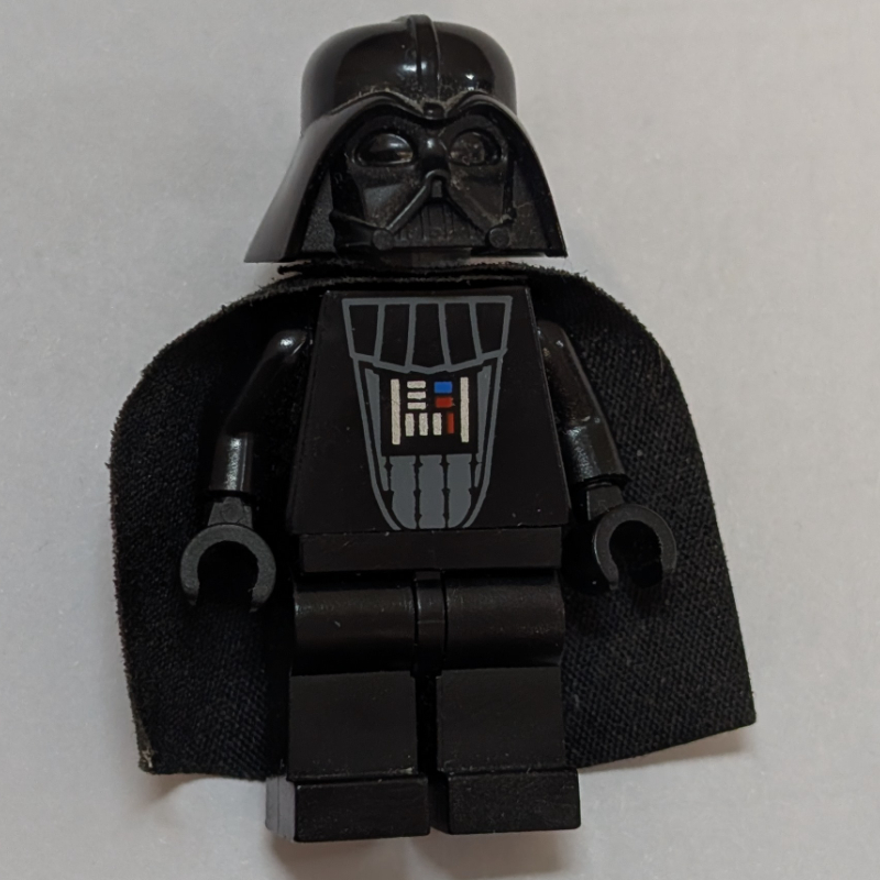 LEGO Darth Vader, Light Bluish Gray Skin, Scarred Right Cheek, Eyebrows (fig-015006)